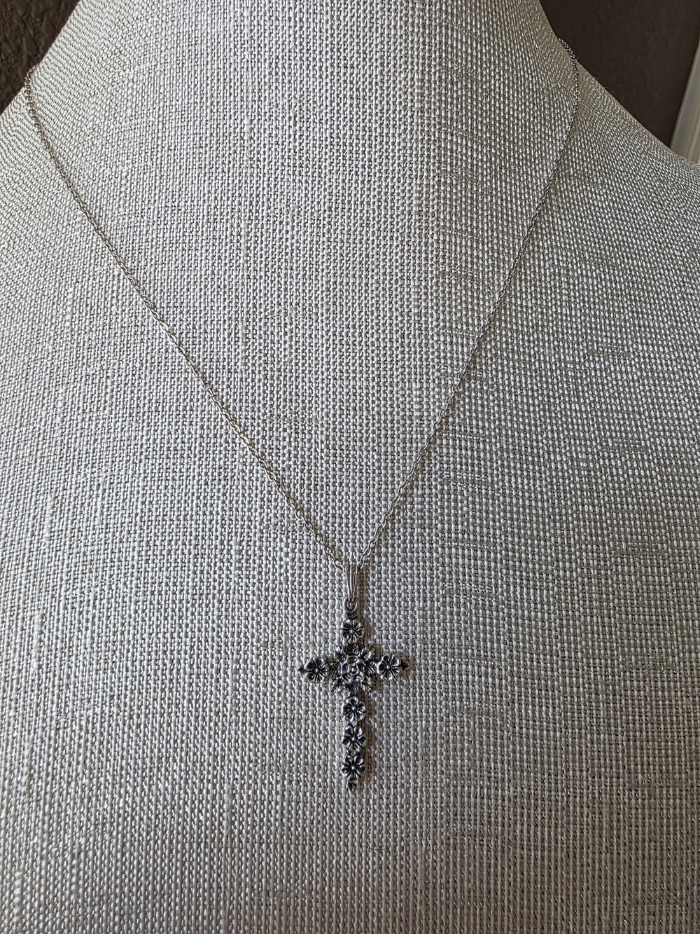 Vintage .925 Sterling Silver Textured Cross Pendant Necklace, 19" Oxidized Detai - Picture 2 of 10